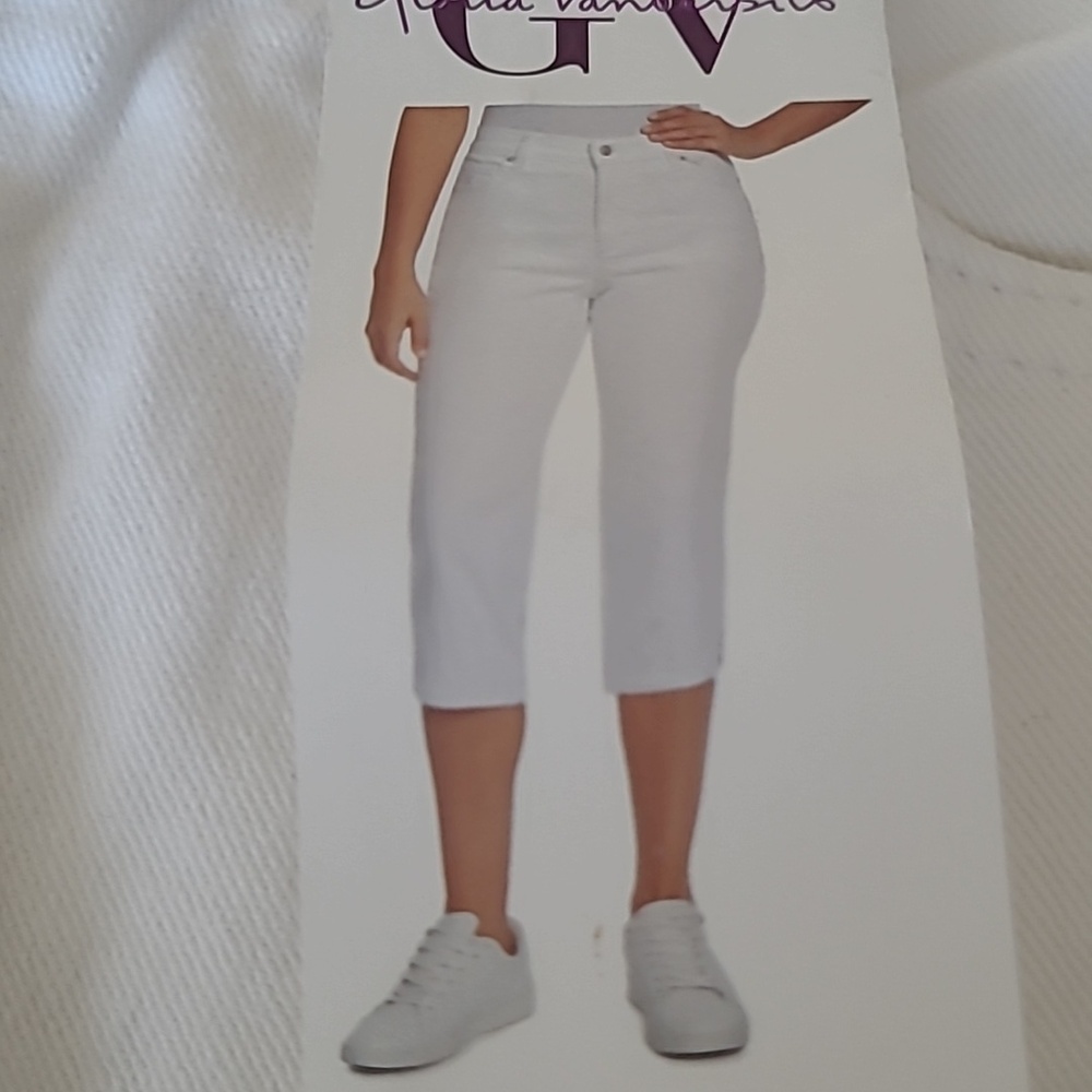 Gloria Vanderbilt Women's Amanda Capri Classic Rise Sidecslit Detail Jean